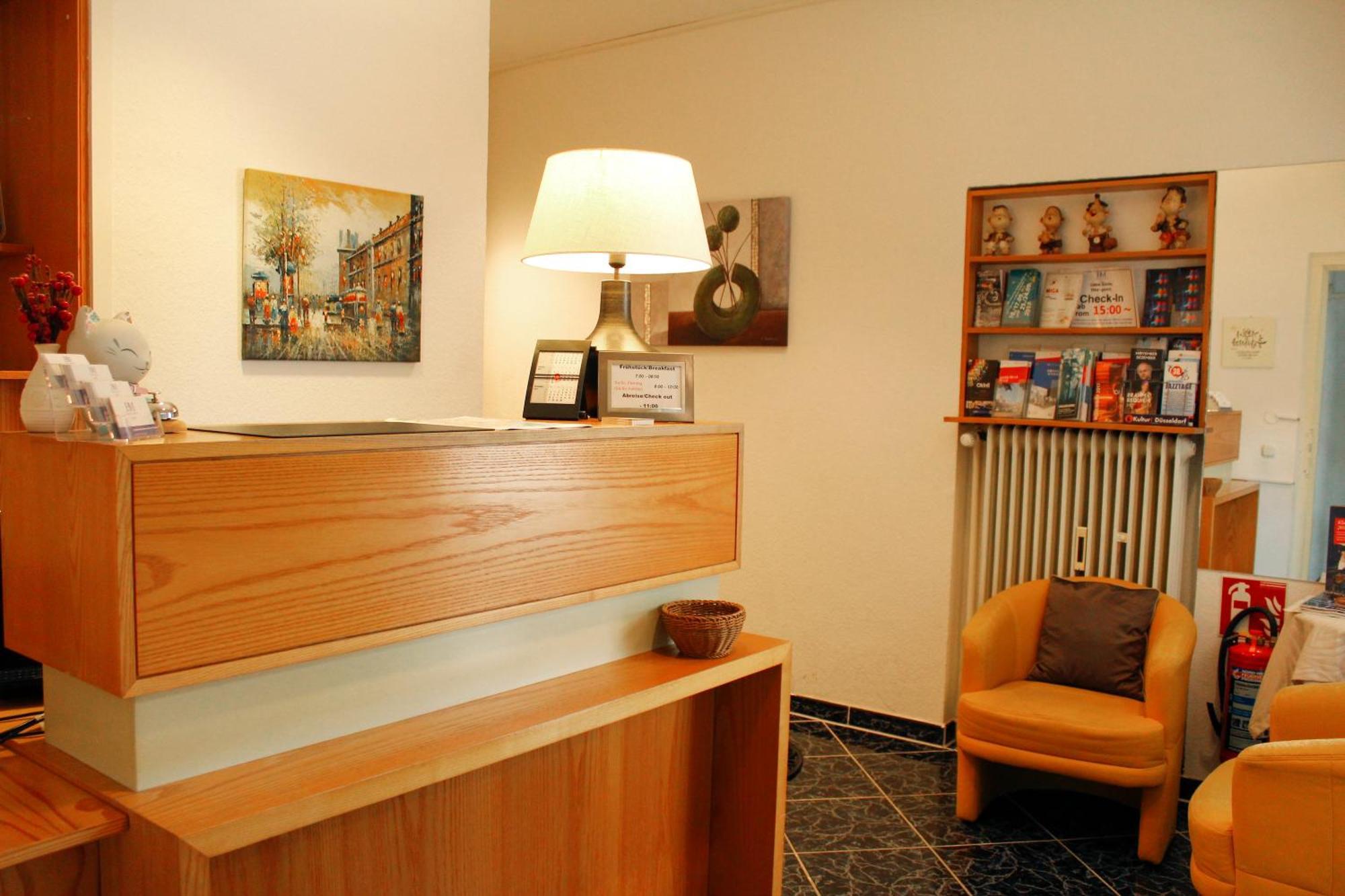דיסלדורף Hotel Moon מראה חיצוני תמונה